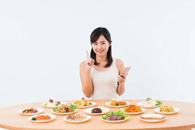 1週間痩せる食事 ←TAPで他の週間メニューを見る 月曜から始められる！ ダイエットレシピ夜ご飯1週間分の献立！ こんばんは♡ 今週もダイエット中の 1週間分 夜ご飯の献立イメージです✨ ダイエット中の食事って大変なので ぜひ役立ててくださいね♡ 食事を改善する意識も