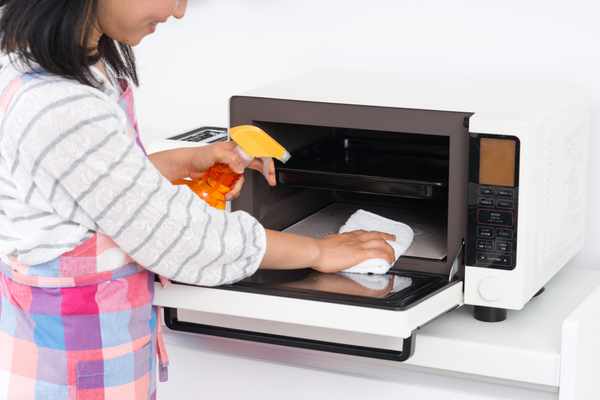 電子レンジの臭い取り焦げ臭さを消すカンタン消臭法を実践してみたコジカジ