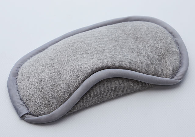 セリア」の「ふんわりもっちりアイマスク」をアイマスク歴10年選手が徹底レビュー！＠BAILA