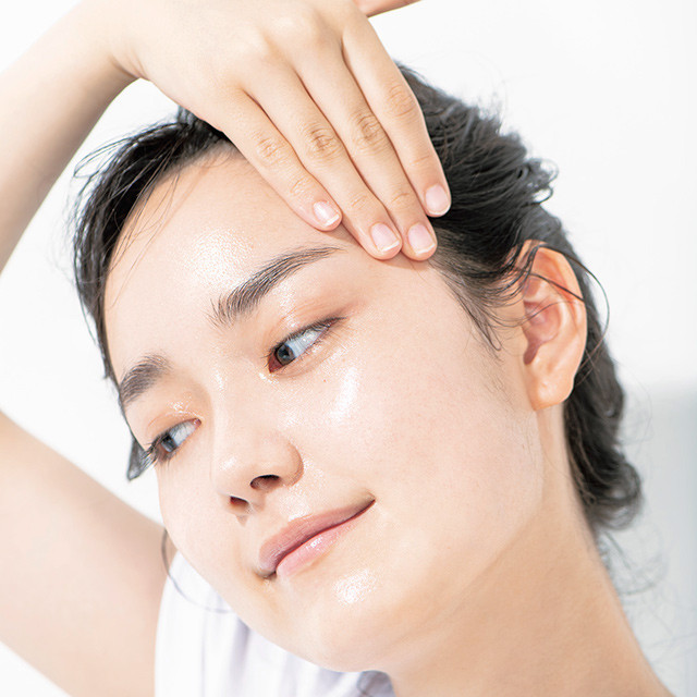 肌アイロン」の全プロセスを解説 奇跡のたるみレス肌をつくる！ 石井美保 肌を支える 肌アイロンのやり方を徹底解説 石井美保の美肌のすべて 美容メディアVOCE ヴォーチェ