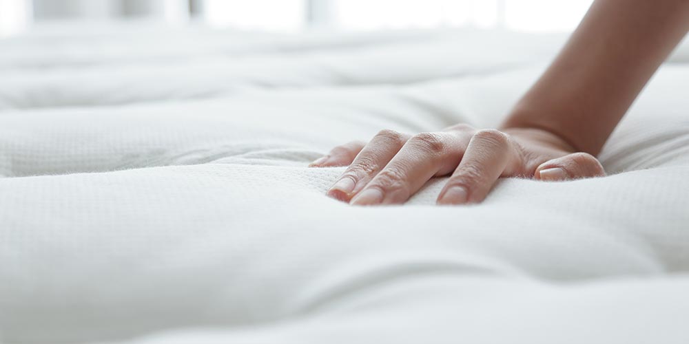 布団やマットレスの染み抜き尿のやり方。子供のおねしょをキレイに取る方法良い話をしよう