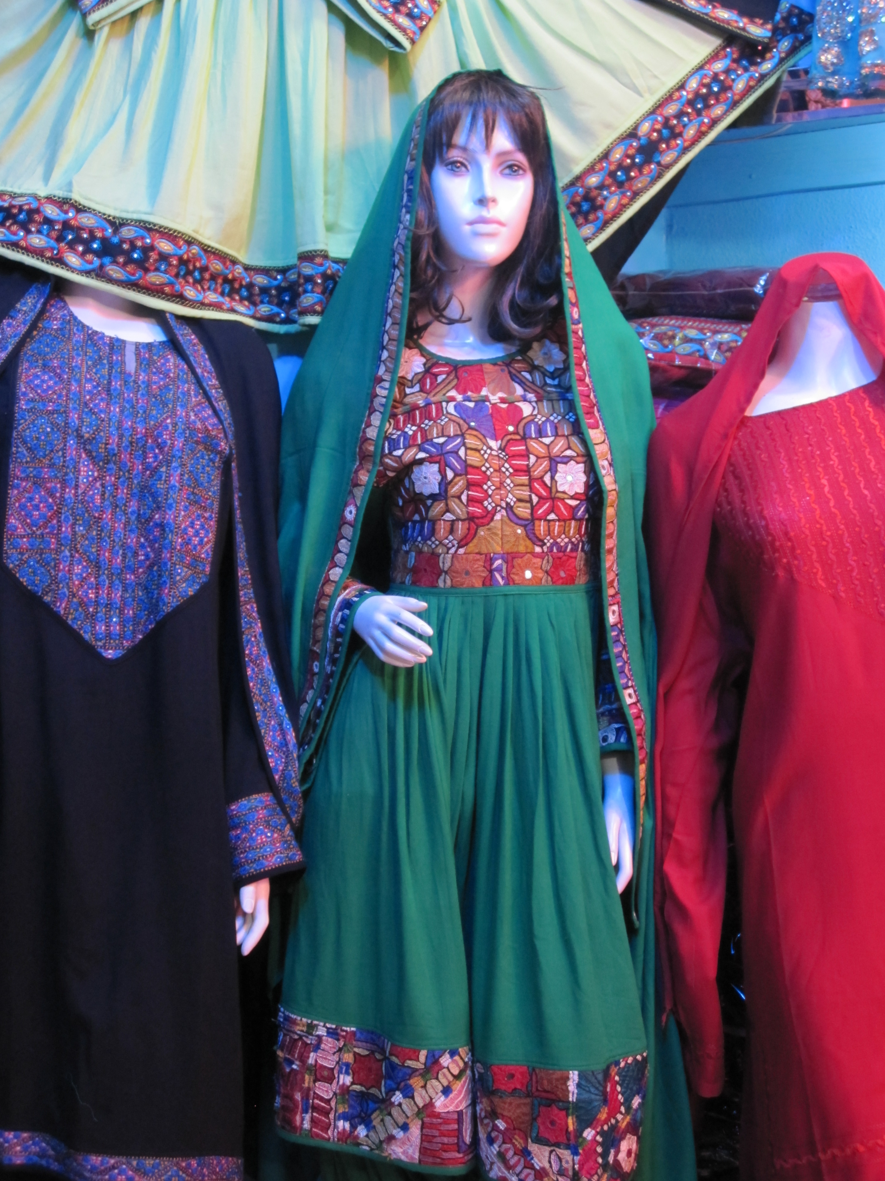 ☆T0102☆ラカイ33アンティーク 刺繍布 アフガニスタン 遊牧民族