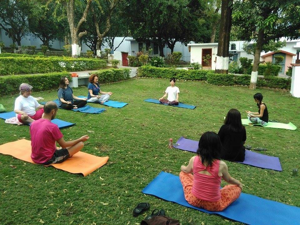 女性専用」「シニア向け」「ママ限定」 ターゲットを絞ったヨガスタジオ・ヨガレッスンのメリットは？ - STORES Magazineストアーズマガジン