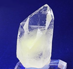 水晶の意味完全ガイド 水晶の種類や意味・形状による分類など - パワーストーンの森