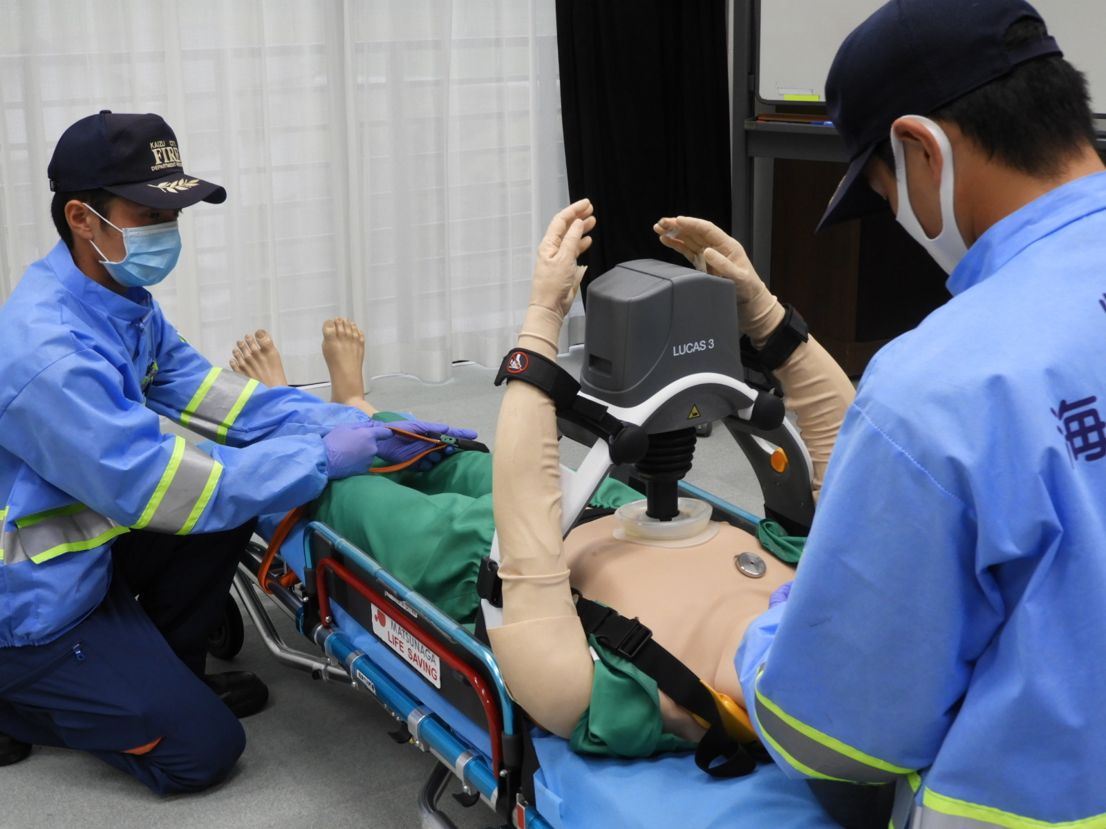 8,972 心臓マッサージ Stock Photos, High-Res Pictures, and Images - Getty ImagesAed, 救命, 応急処置