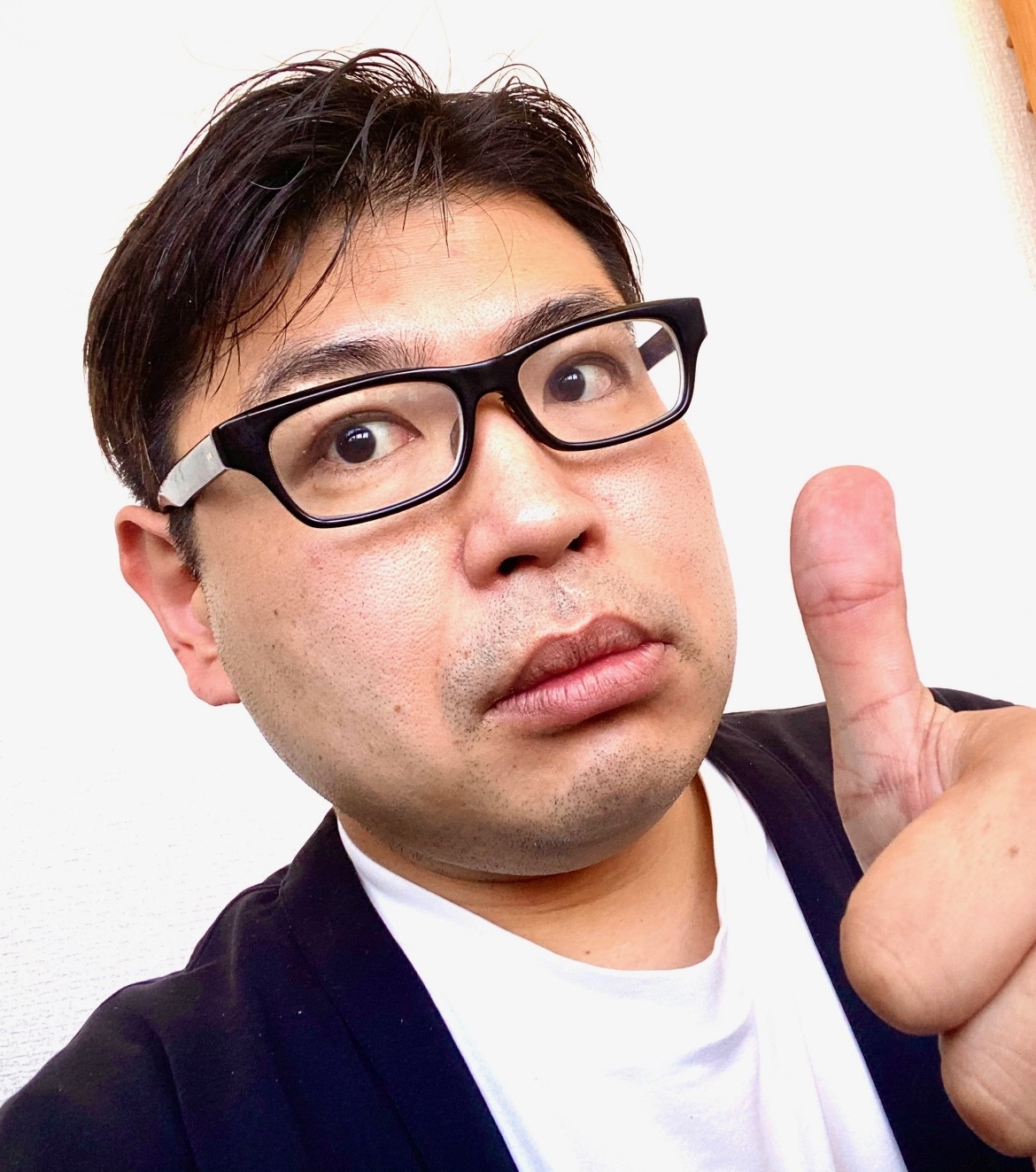 女性会社員が思わず惚れる！会社の先輩になってほしい男性有名人ランキング 2位阿部寛を抑えた1位は優しそうな雰囲気のムキムキ俳優 LIMO-Yahoo!ニュース