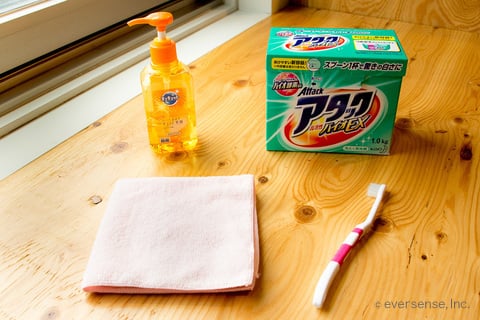 自宅でできる服の染み抜き方法一覧。油・血液汚れもこれで落とせる