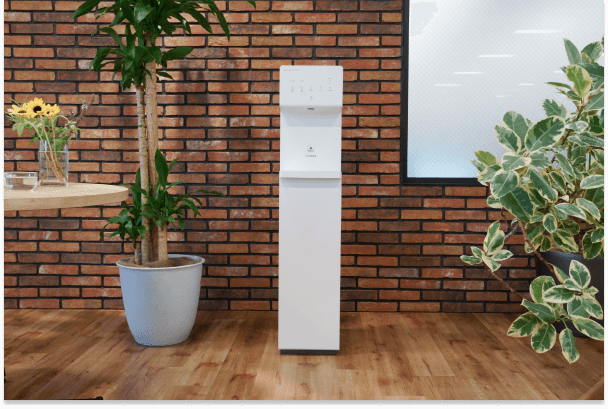 Amazonウォータースタンド アイコン iconレンタル申し込みウェルカムパッケージ 水道直結型 浄水器 冷水 お湯対応取付サービス込み 初月のレンタル料金無料特典付白ウォータースタンド Water Stand据置型・ビルトイン浄水器