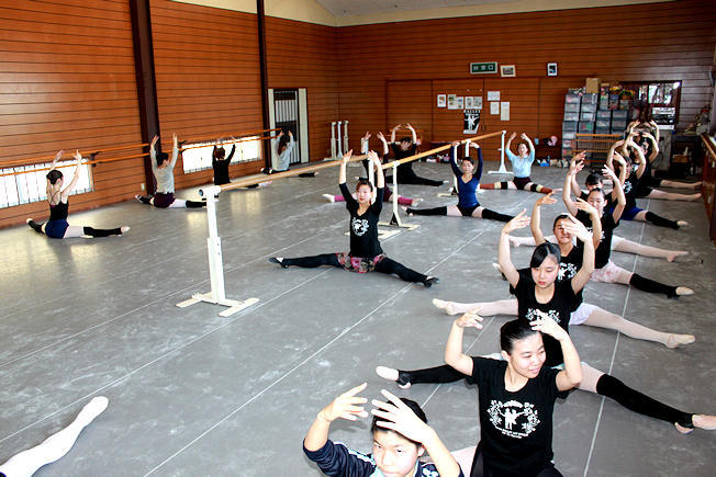 TVアニメ『死神坊ちゃんと黒メイド 第3期 』2024年放送決定！ 原作者のお祝いイラストも公開 - eeo Media イーオメディア