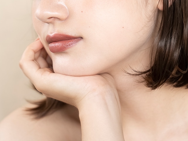 憧れの陶器肌を手に入れる方法を徹底解説 思わず触れたくなる陶器肌になれるスキンケアやメイクをご紹介ONEcosme