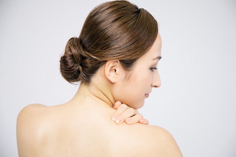 肩こり 解消グッズ 首こり 指圧マッサージ 揉まれる肩 首スッキリピロー 肩甲骨 背中こり 肩こり解消 マッサージ枕ストレッチ 疲れ癒しグッズ 頭痛改善健康用品 : iCoup - 通販 - Yahoo!ショッピング