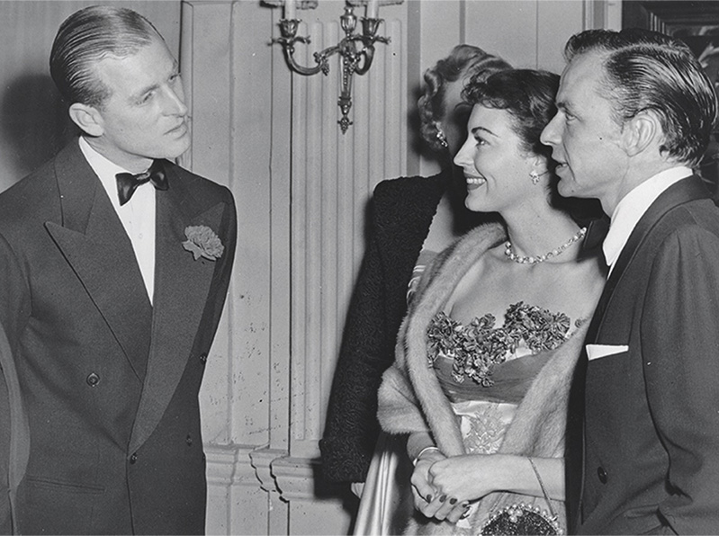 ダイアナ妃を追いつめたのは誰？ 義父フィリップ王配と英国王室“毒父”の系譜