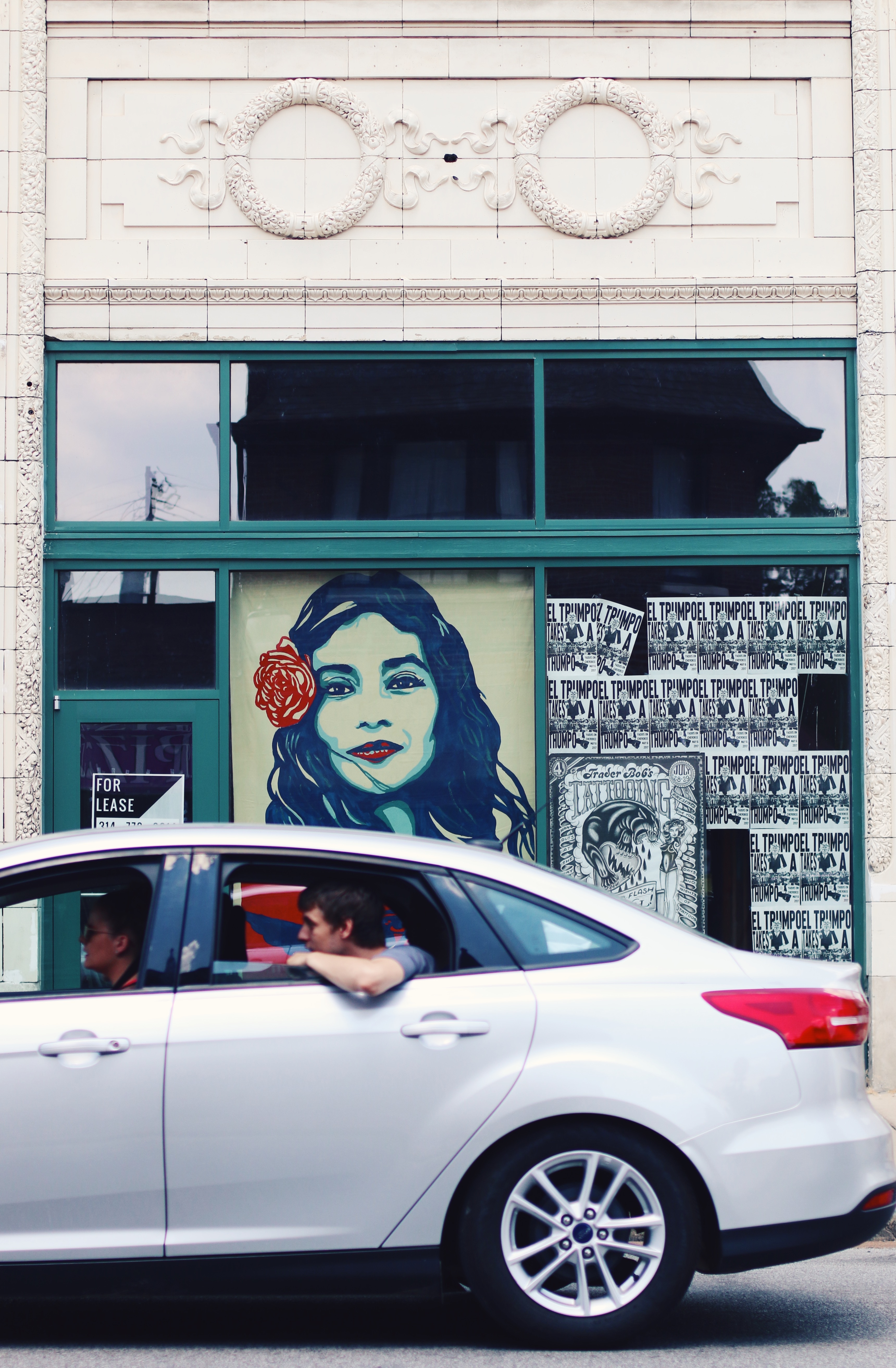 butt in「口出しする, 干渉する, 勝手に入り込む, 邪魔する 」日野 無料英語教室 ひあら無料塾