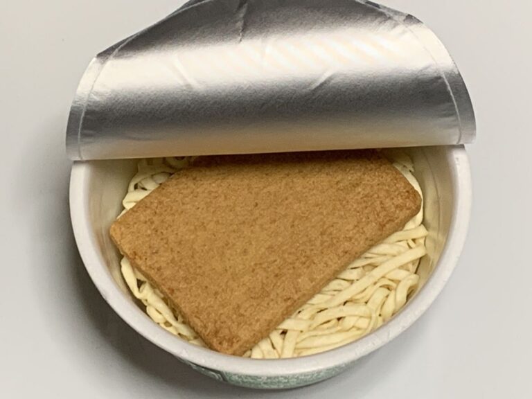 海外の大手新聞やメディアでも報道される程の食品ラップの害。熱々のおにぎりに使用する日本との意識の差はどこから