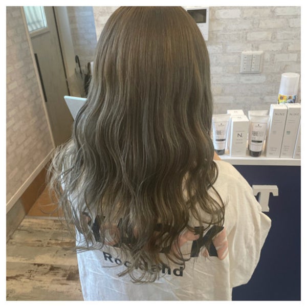 ヘアカラー グリーンアッシュ 緑 のおすすめ6選色落ちは？市販品で染めるコツも！ランク王