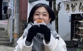 セレブファッション：ツイードワンピがさわやかなペク・ジニ