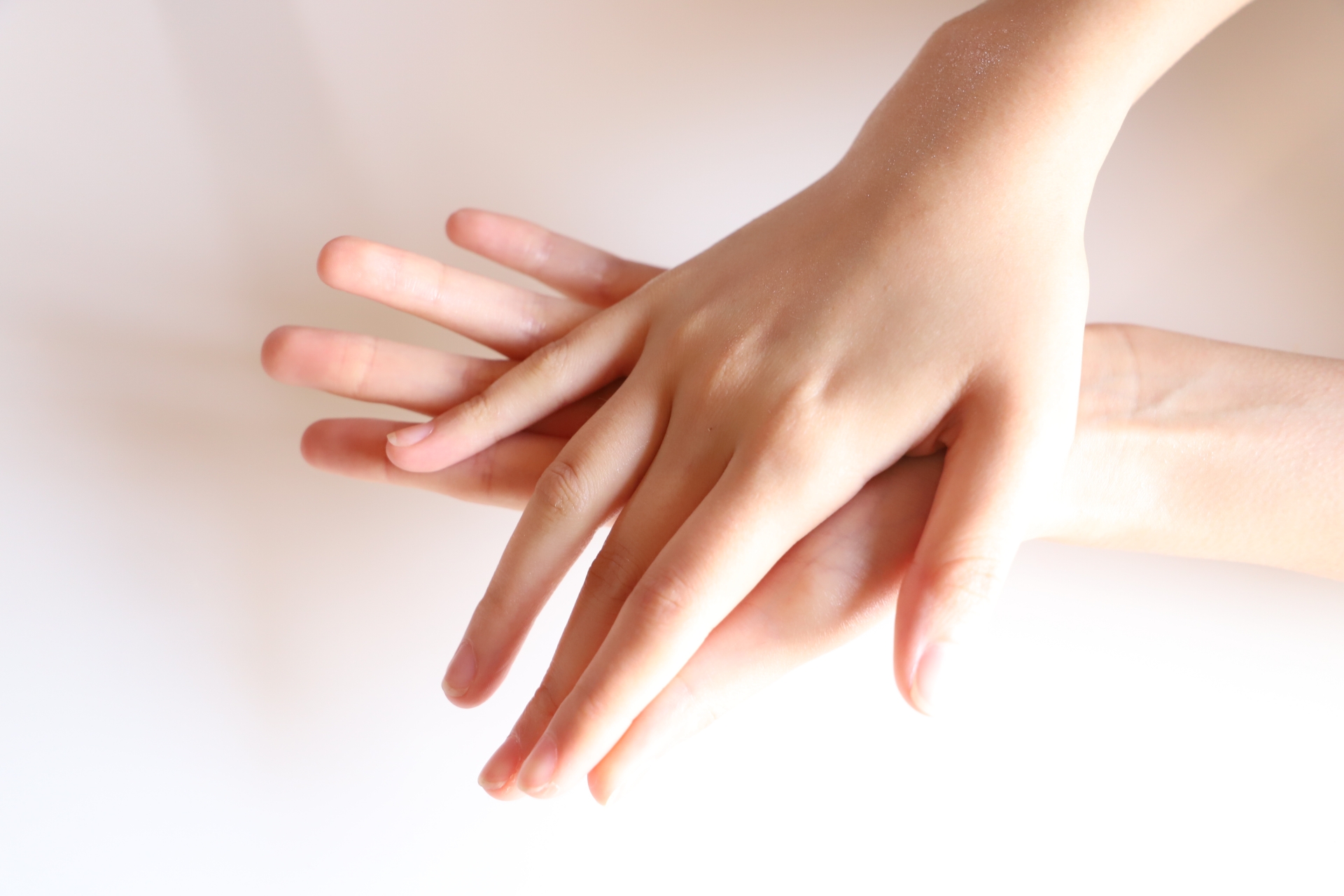 NHK「あさイチ」で紹介された〝更年期の手の不調″とは？採用サイト株式会社アドバンスト・メディカル・ケア