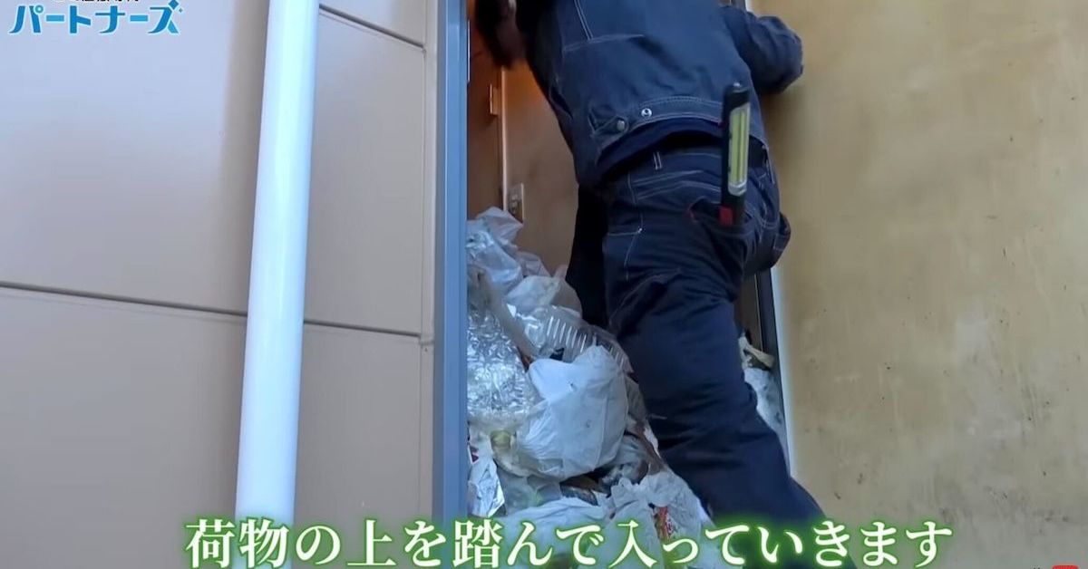 蟻戦争Ⅱ＃103 ゴキブリにタバコの煙を吸わせたら想像以上の結果になった。編～What will happen if cockroaches aresmoked?～ - YouTube