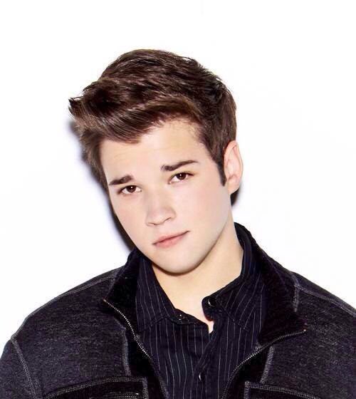 クォン・サンウ、背中の筋肉を初公開“気になったら「野王」をチェック！” - ライブドアニュース