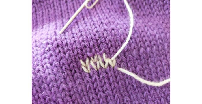 穴あきニットもお直しで復活！ニットの修理方法と注意ポイントを紹介ニット専門の修理・補修・お直し「COCO ココ 」東京・高田馬場