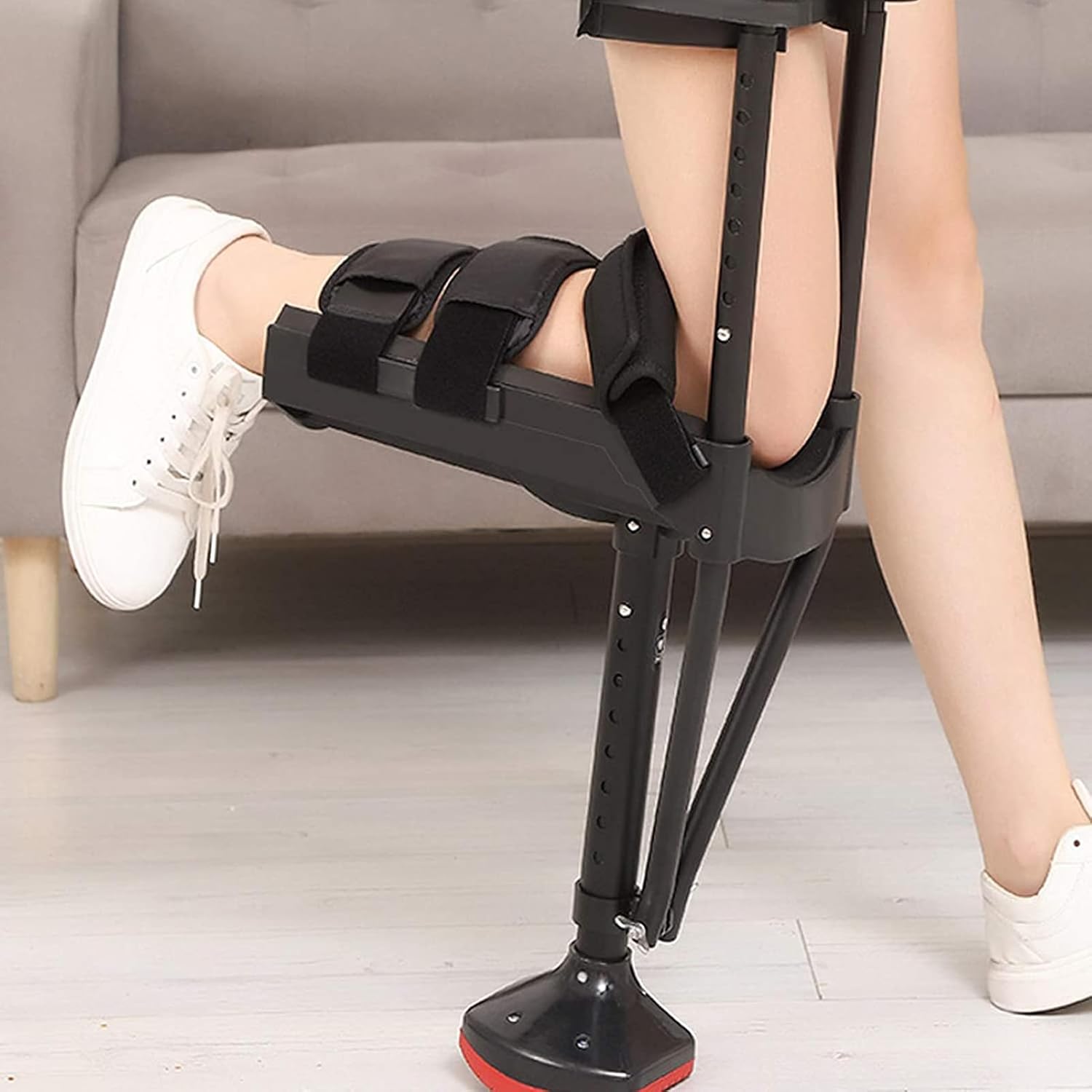 骨折して1か月。 やっとギプスが取れ、松葉杖なしで歩けるようになったけどスーパーのお買い物もまだままならない。 まだ自分の足じゃないみたいやわ