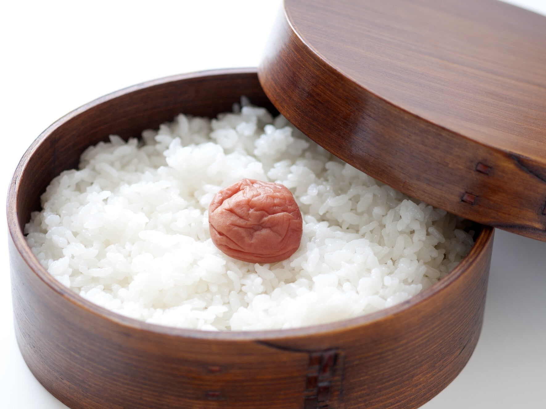 生理痛を和らげる食べ物には何がある？控えたほうがいい食べ物についても解説バファリンライオン株式会社