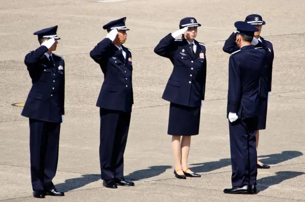 虎のソナタ 「緊張感」伝わる藪さん一日警察署長 いつもと違う様子を「大阪サンスポちゃんねる」で 1 2ページ- サンスポ