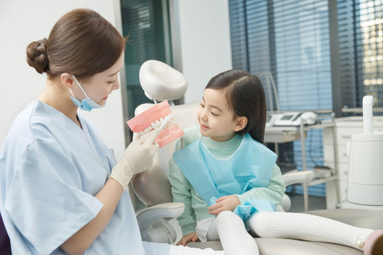 歯医者の受付 写真素材6808427- フォトライブラリ