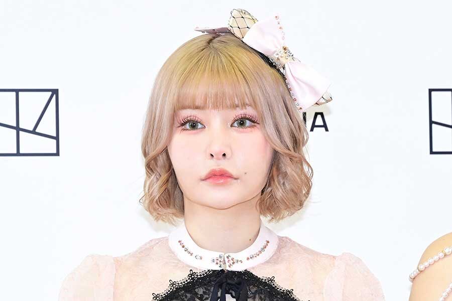 戦慄かなの、“流血写真”の真相語る 妹・頓知気さきなからはサポートも＜femme fataleビジュアルブック＞ - モデルプレス