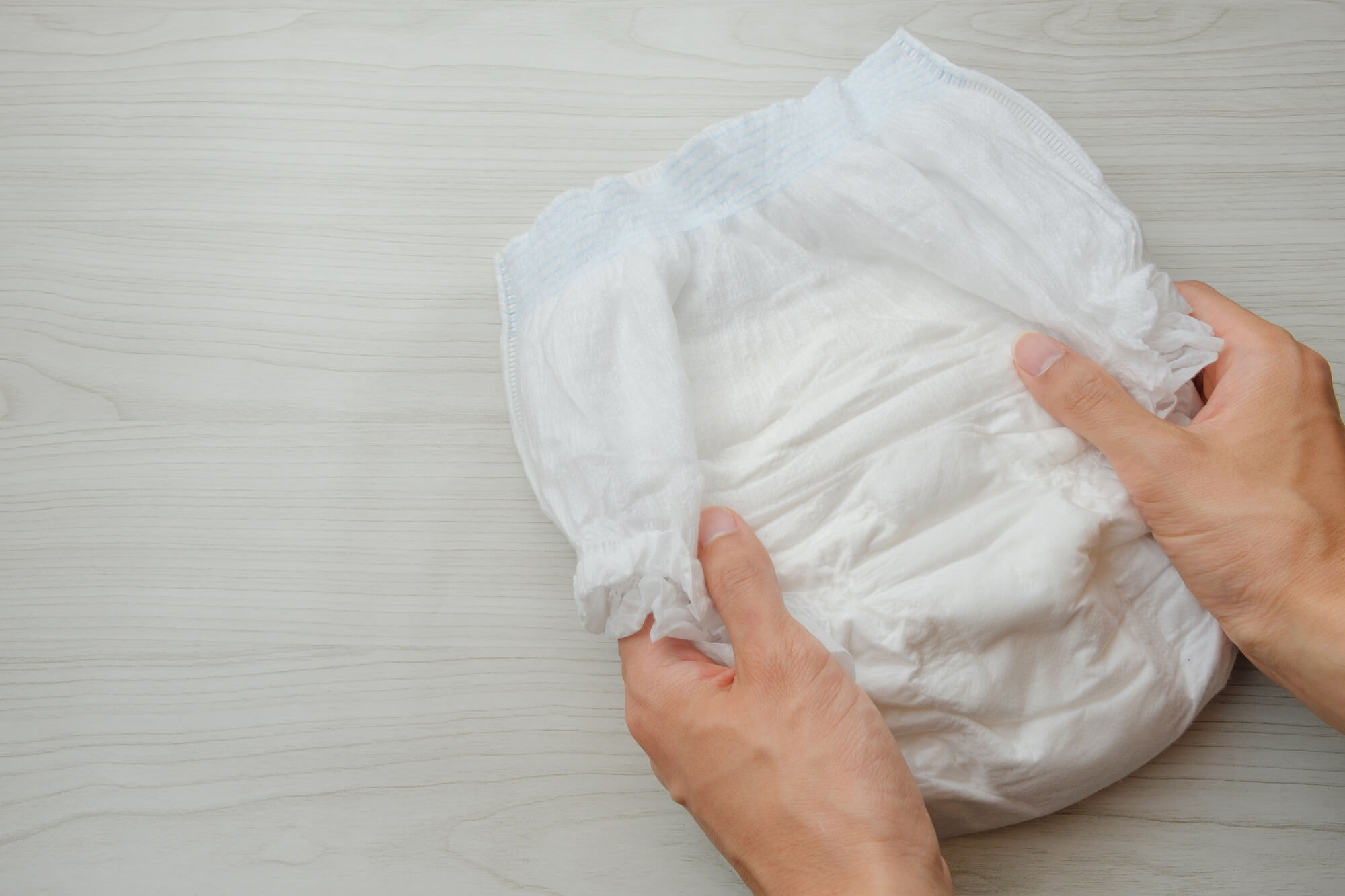 介護のおむつ交換で重要なギャザーの立て方