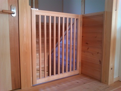 リフォーム 景観を壊さないおしゃれな室内階段の転落防止柵 名古屋名古屋のオーダー家具は伊藤タンス店