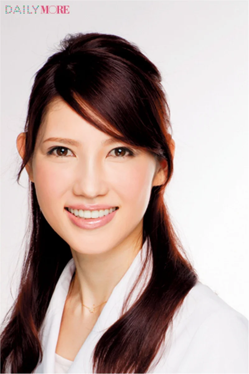 美しすぎる女医たち 誰でも美人に「診て」もらいたい。会いに行ける現役美人女医たちの写真集『美人女医図鑑』を発売！株式会社 三栄のプレスリリース