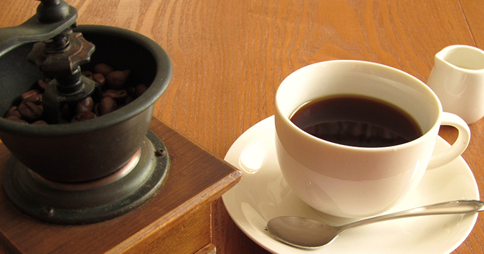 医師監修 カフェイン中毒とは？主な症状と摂取目安量を解説！セイムスコラムドラッグセイムス富士薬品のドラッグストア・薬局