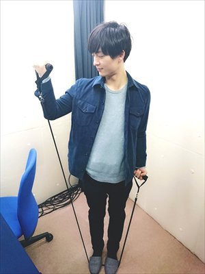 梅原裕一郎が『AYAKA』伊吹朱に重ねた「まだ青く尖った過去の自分の姿」アニメージュプラス - アニメ・声優・特撮・漫画のニュース発信