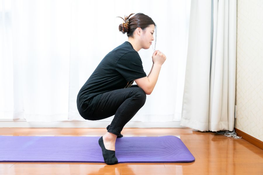 便秘の9割はスクワットで治る「毎日1回便意が来るカラダをつくる」腸活の研究家ざっきー@心からの笑顔を腸から作る