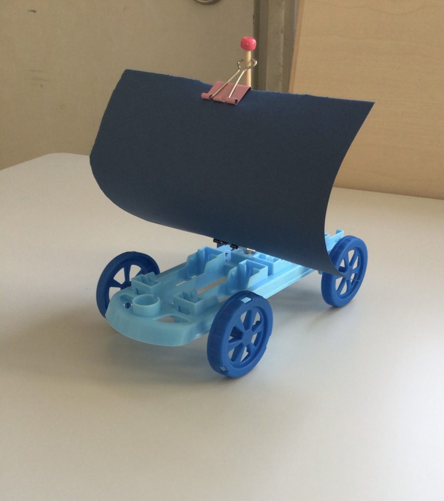 Amazon.co.jp: Fiegcit 風で動くトップ 減圧おもちゃのトップ カラフルな風が吹くトップ 空気圧トップH: おもちゃ