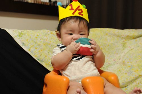 お疲れサマンサ😂 最近よく耳にする「自分軸で生きる」これって自分勝手に自由に生きるってゆー意味ちゃいますょ!自分の中に戒めを持って、他人にも思いやれる余裕のある人やと私は思てます🍀 でも、他人を思いやる方向を間違えたら、それは毒になります。 その人の