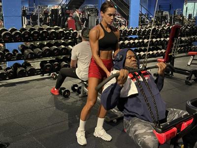 ボディビル界の超人気者カイ・グリーンズナラボ