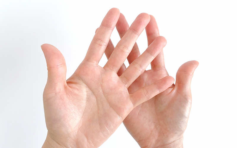 手のひらに気になる三本線があるという人必見！ それは最強の手相「覇王線」かも？Oggi.jp