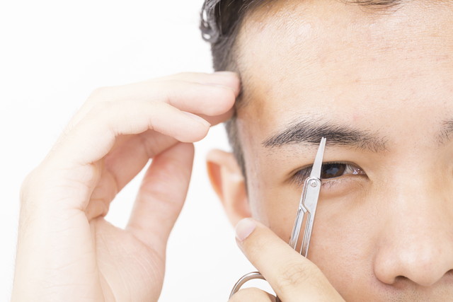 男性向け 眉毛が薄い もう悩まない！原因と今日からできる対策ガイドトゥルーデザインクリニック