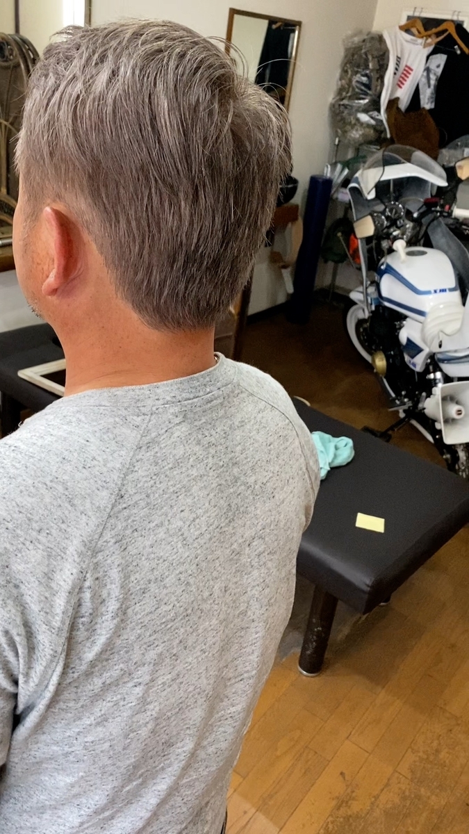 メンズ ホワイトシルバー 白髪あってもできます。 ：L204221370マイノリティー Minority Produced ByTOPHAIR のヘアスタイルホットペッパービューティ