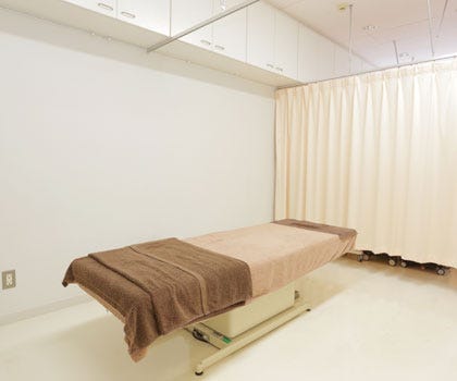 こずえクリニック戸塚駅徒歩3分形成外科 美容皮膚科 皮膚科 眼瞼下垂