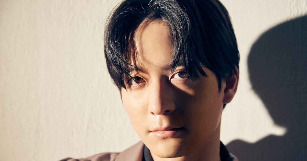 梅原裕一郎「どんどん服を脱がされビショビショに」レスリー・キーの連載に登場！cinemacafe.net