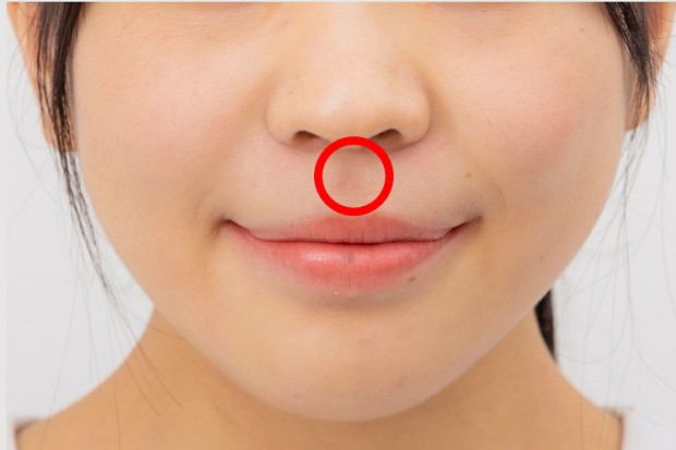 耳のツボ刺激で眠気覚まし即効で眠気が覚めるツボ三鷹の自律神経専門 鍼灸院 コモラボ 公式