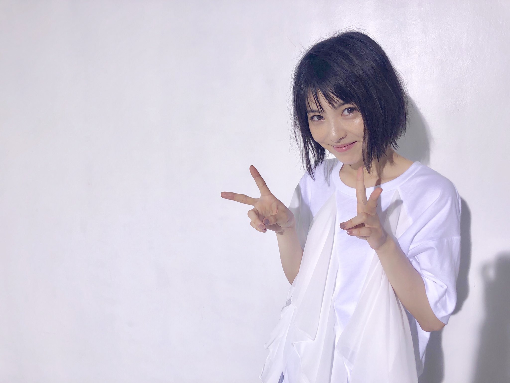 浜辺美波が激痩せでもはや異常！身長に対して体重が軽い？統計と比較