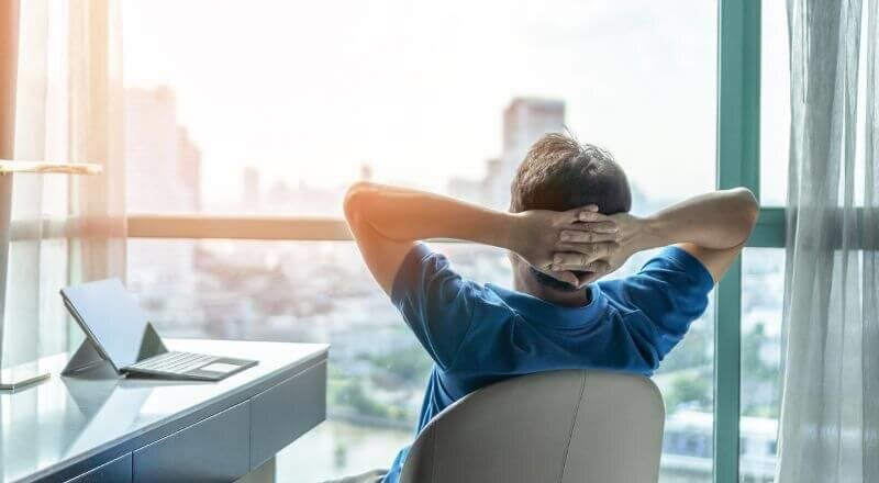 仕事に疲れたと感じたらまずやること8選！辛くなる原因と対処法