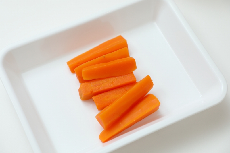 離乳食☆レンジで柔らか人参 レシピ・作り方 by こめのやま - 楽天レシピ