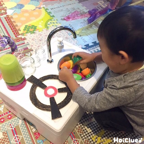 カラフルひもくらべ〜にぎって、ひっぱって！乳児さんから楽しめる手作りおもちゃ〜保育と遊びのプラットフォーム ほいくる