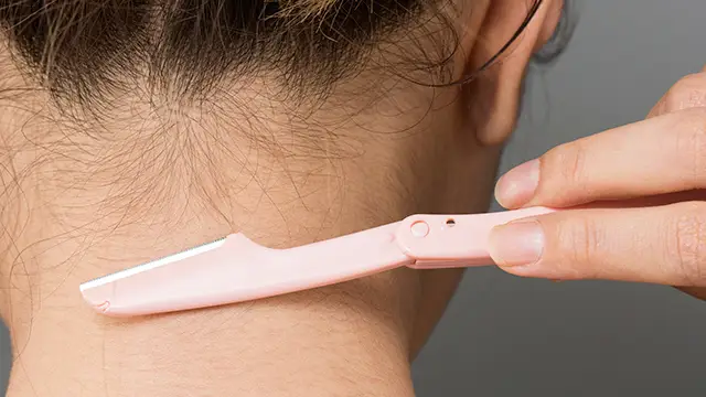 うなじ脱毛で目指せ後ろ姿美人！原因・ケア・脱毛機器の特徴まで解説 - 美容ヒフコ