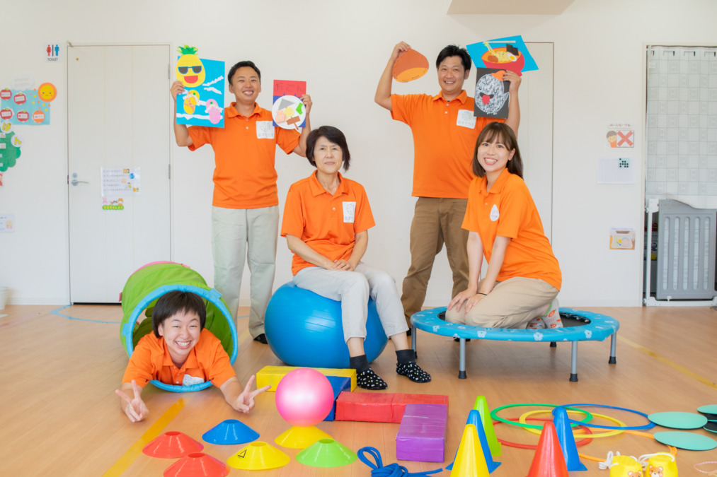 Amazon.co.jp: 作業療法士の考える支援 放課後等デイサービスのプログラムから : 奥家 孝将: 本